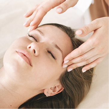 Hands-On Sculpting Facial